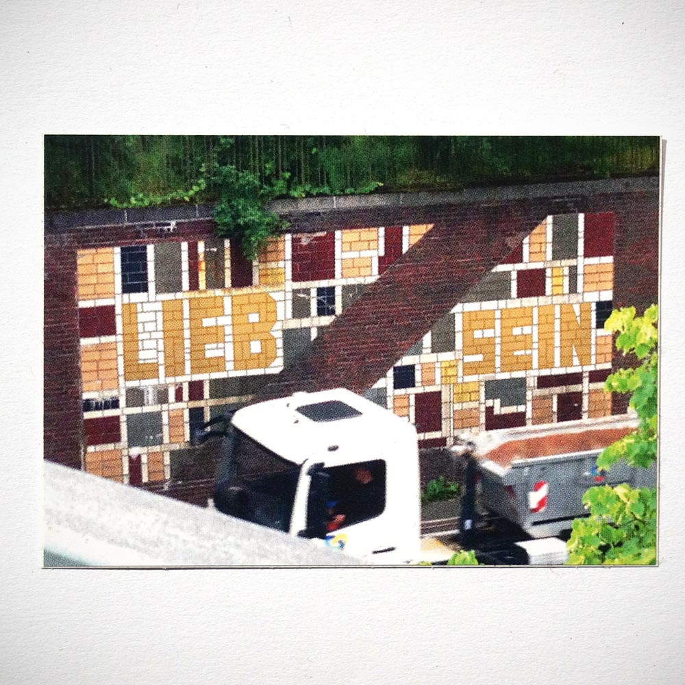 LIEB SEIN: "Wall" - Sticker