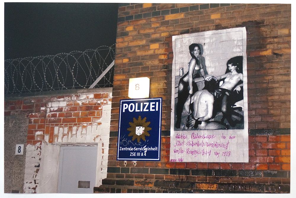 Fatal: "übliche Folterszene in der "Stasi-Sicherheitsverwahrung" Berlin Rummelsburg um 1973" - pasteup