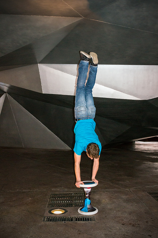 hockeurope-2013-madrid-caixa-ml-handstand
