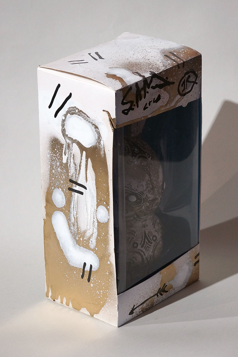 Sam Crew: Rabbit with Box -SALZIGBERLIN - streetart