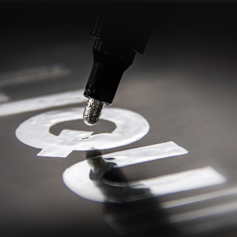 SALZIGberlin_liquid_chrome_1mm-mirror Molotow: Liquid Chrome™ Marker 1 mm - effect