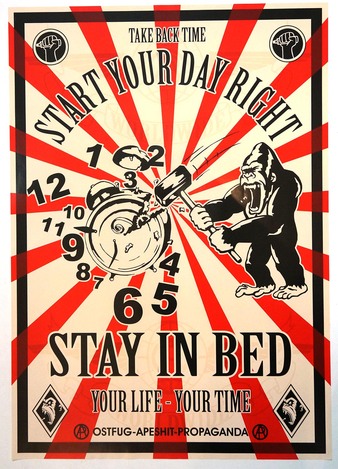 Ostfug: Start Your Day Right - Stay In Bed - Streetart - SALZIGberlin