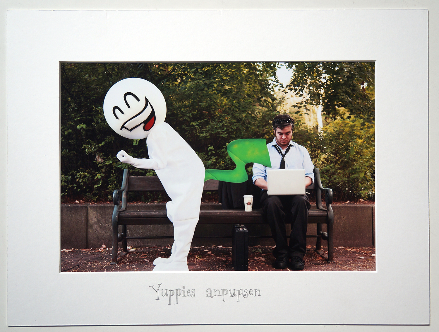 Mein lieber Prost: Yuppies Anpupsen - Artwork Photo - SALZIG BERLIN Gallery